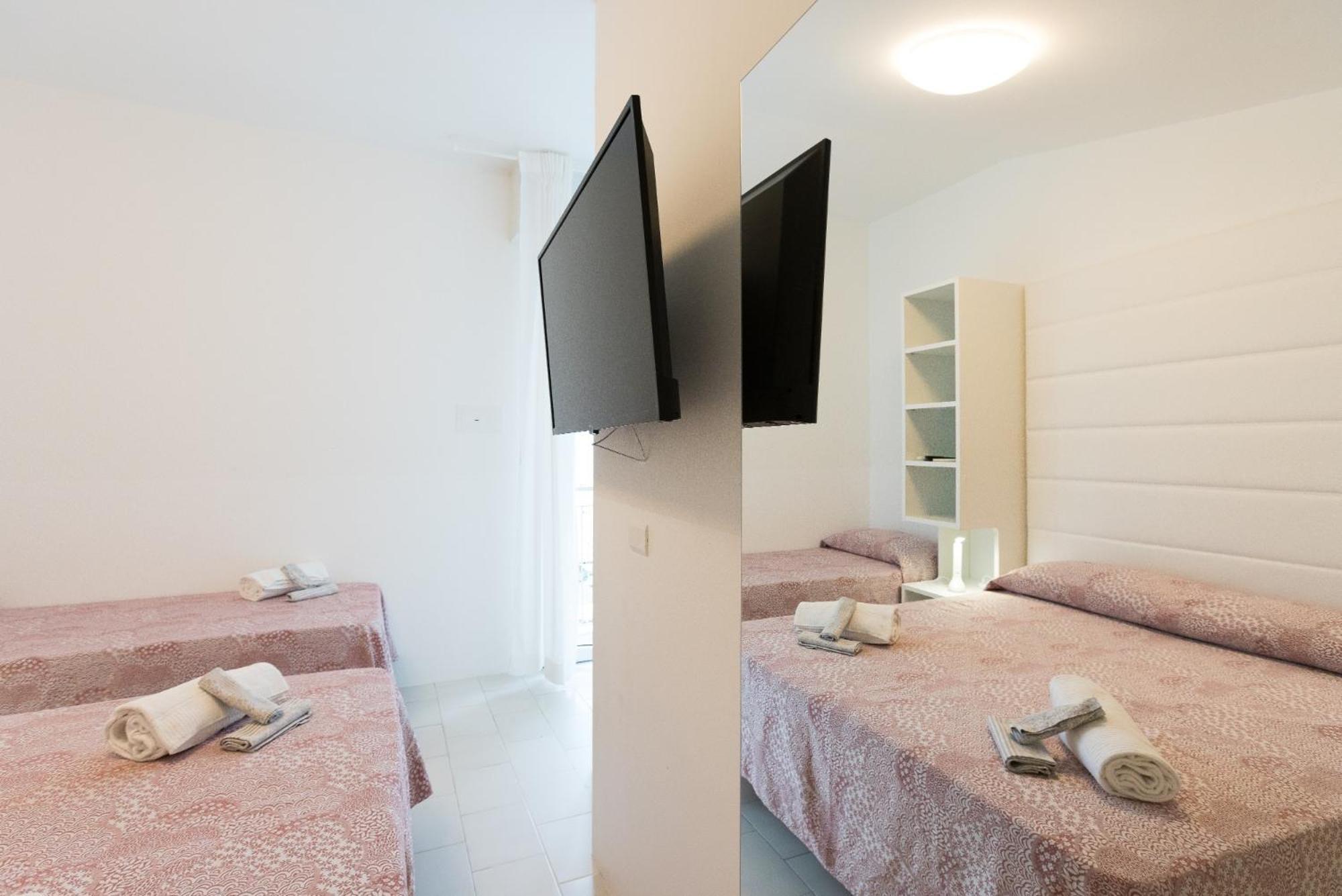 Hotel Ninfea Cattolica Exteriör bild