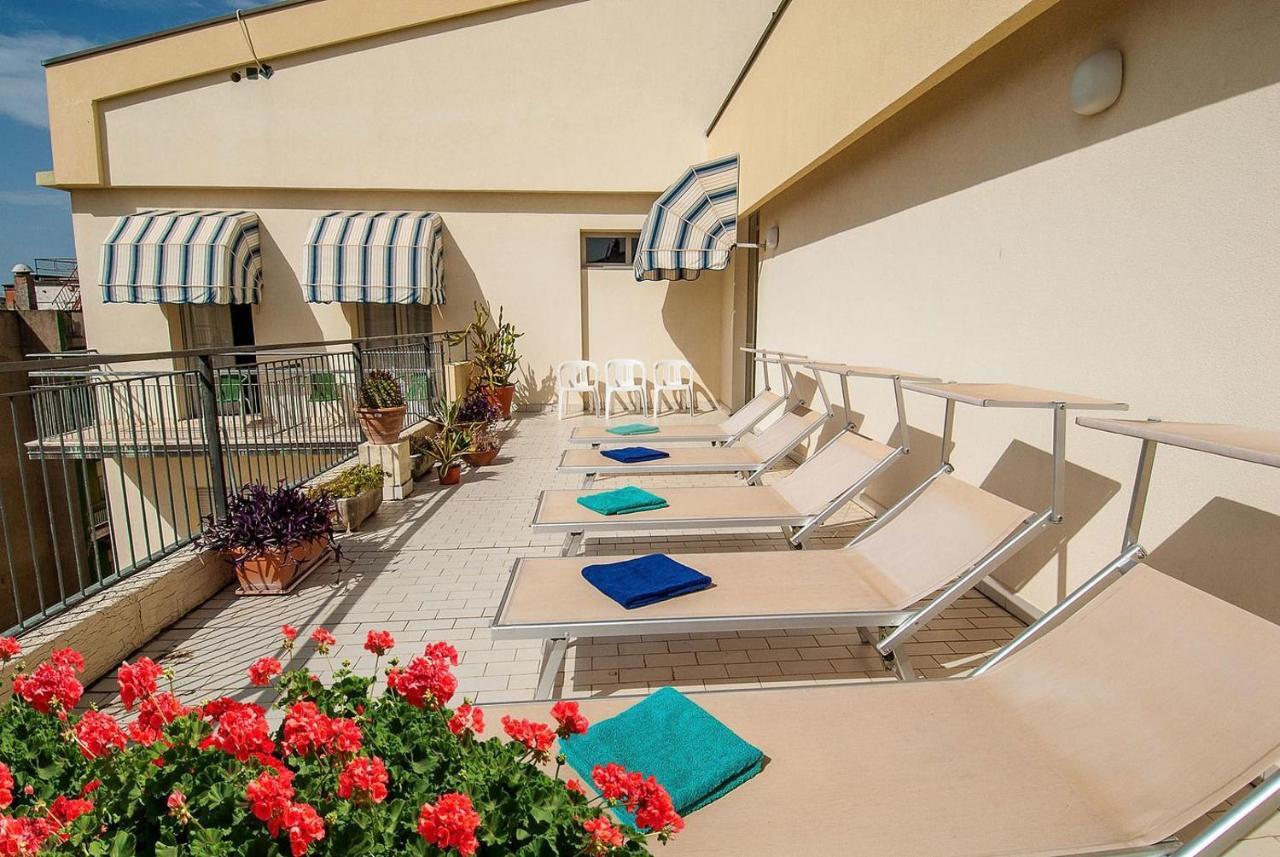 Hotel Ninfea Cattolica Exteriör bild