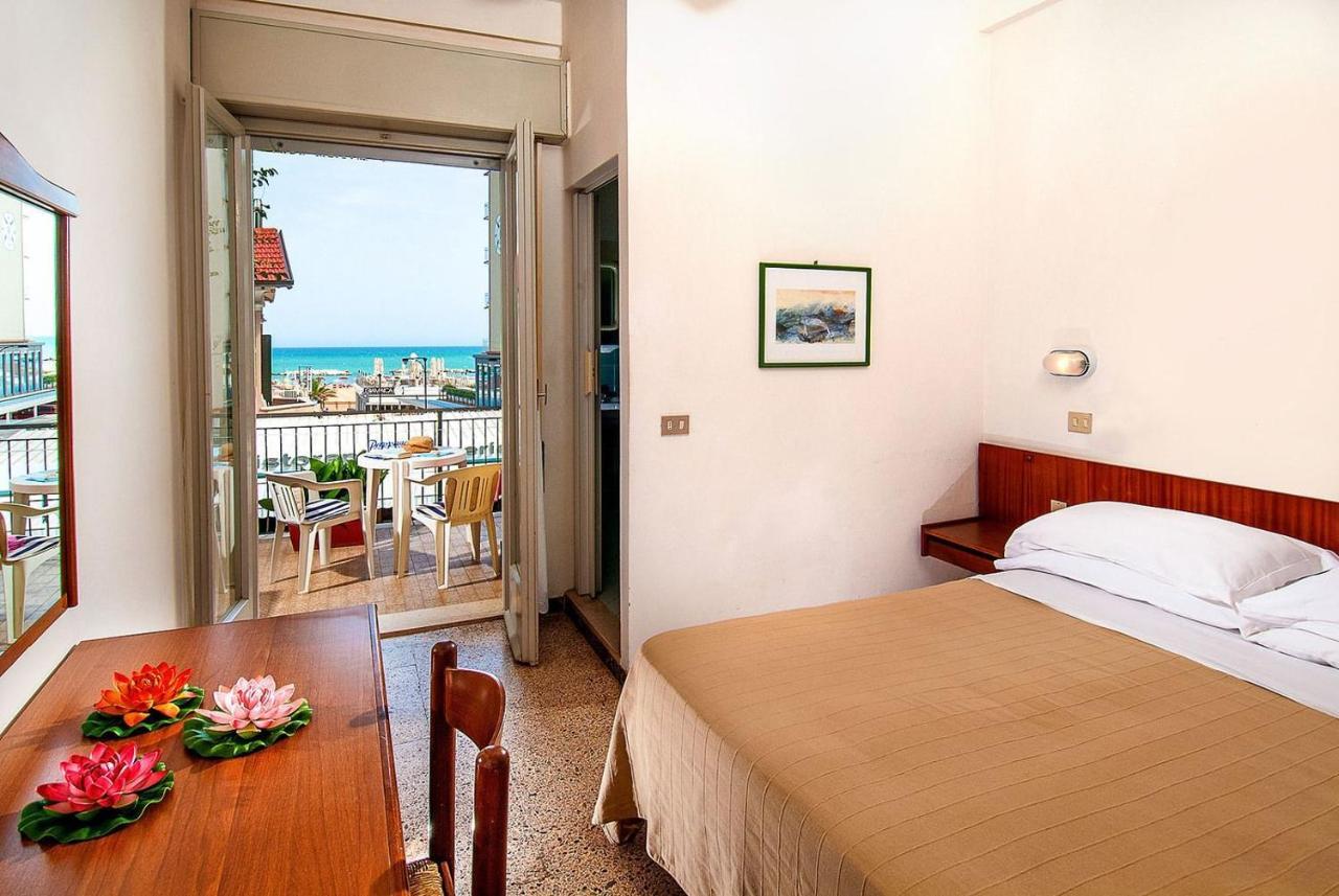 Hotel Ninfea Cattolica Exteriör bild
